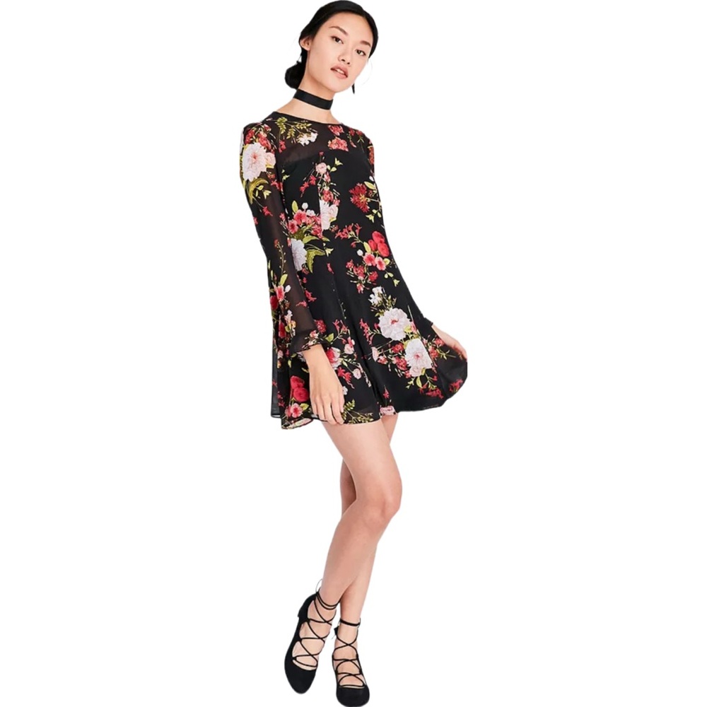Urban Outfitter Kimchi Blue Black Floral Skater Dress Size Large Dark Romantic